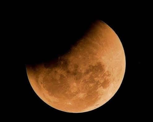 Eclipse parcial da Lua nesta quinta é visível em todo o Brasil e pode ser visto a olho nu