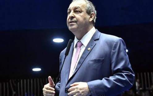 Relator da CCJ vota a favor da PEC do fim da escala 6×1; texto mantido como veio da Câmara Relator da CCJ vota a favor da PEC do fim da escala 6×1; texto mantido como veio da Câmara