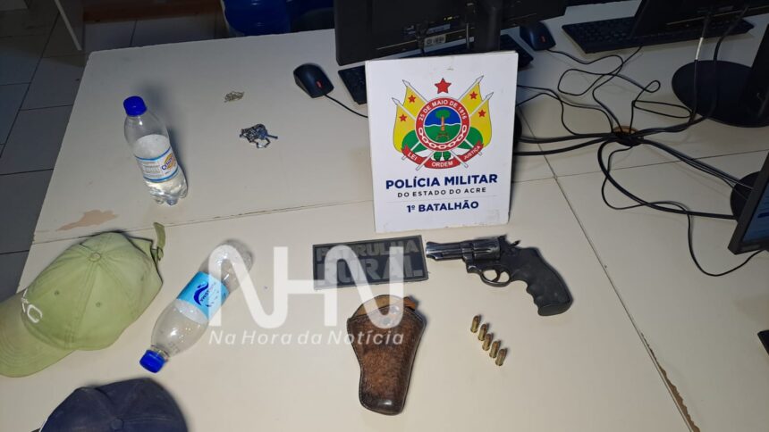 Homem é preso com revólver calibre 38 durante abordagem da Patrulha Rural na Transacreana Homem é preso com revólver calibre 38 durante abordagem da Patrulha Rural na Transacreana