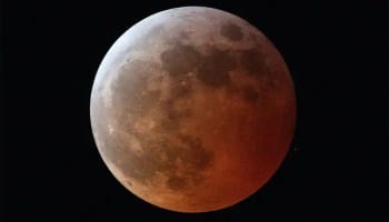 Eclipse lunar parcial encanta observadores no Acre; Lua chega a 96% encoberta e ganha tom avermelhado Eclipse lunar parcial encanta observadores no Acre; Lua chega a 96% encoberta e ganha tom avermelhado