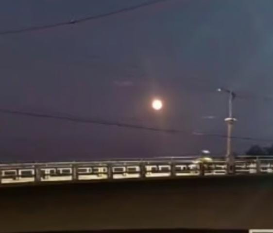 Vídeo registra lua cheia nascendo em Rio Branco horas antes de eclipse lunar