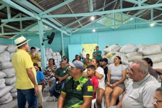 Bocalom visita Coopercintra em Cruzeiro do Sul e aposta em cooperativismo para gerar renda no Acre