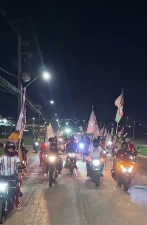 Motociata com cerca de 100 motos percorre bairros de Rio Branco em apoio à Dra. Michelle Melo