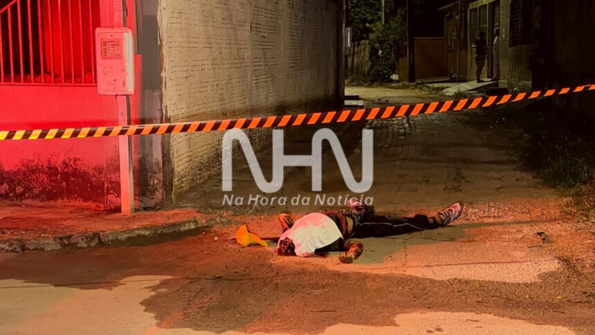Monitorado por tornozeleira eletrônica é executado enquanto chegava com a esposa em casa, em Rio Branco Monitorado por tornozeleira eletrônica é executado enquanto chegava com a esposa em casa, em Rio Branco