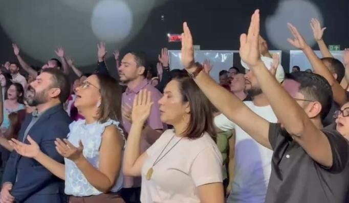 Mailza Assis participa de culto em igreja evangélica em Rio Branco e segue para interior neste domingo Mailza Assis participa de culto em igreja evangélica em Rio Branco e segue para interior neste domingo