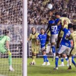 Vasco domina Cruzeiro por 3 a 1, quebra jejum de 3 meses e sai da zona de rebaixamento Vasco domina Cruzeiro por 3 a 1, quebra jejum de 3 meses e sai da zona de rebaixamento