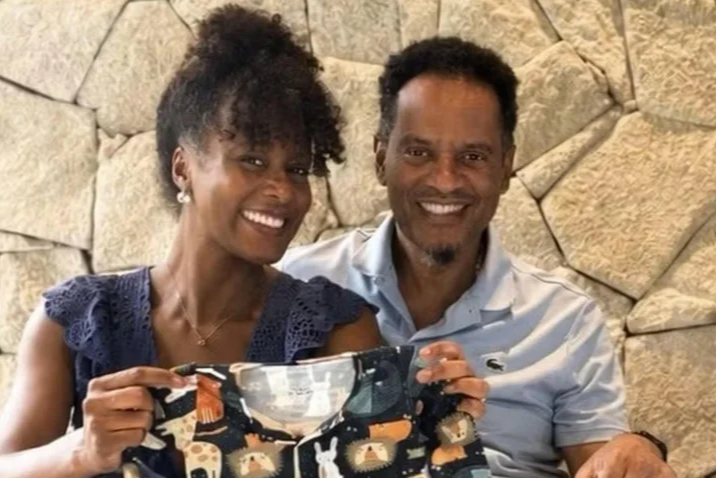Aos 48 anos, Maju Coutinho anuncia gravidez do primeiro filho e revela nome do bebê