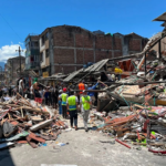 Equipes de resgate buscam sobreviventes após terremoto que matou 132 na Colômbia Equipes de resgate buscam sobreviventes após terremoto que matou 132 na Colômbia