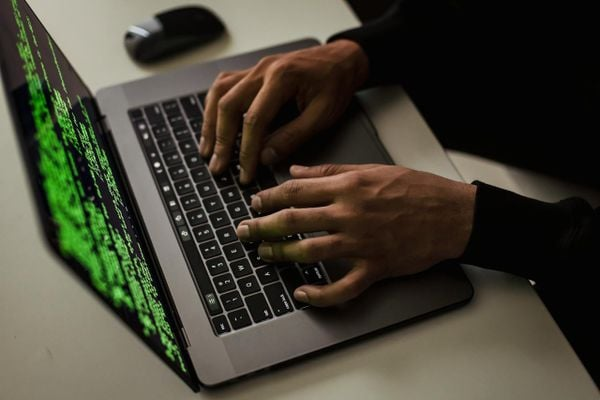 EUA acusam hackers ligados à China de invadir agências federais, Fed e Senado EUA acusam hackers ligados à China de invadir agências federais, Fed e Senado