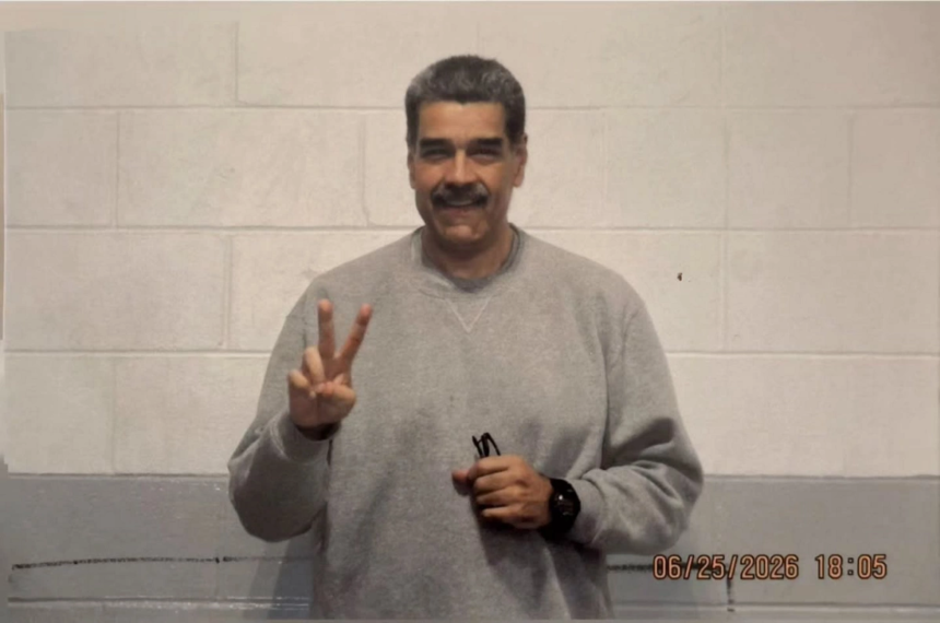 Maduro aparece sorridente em fotos na prisão nos Estados Unidos