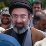 Khamenei proíbe atos que “prejudiquem a coesão social” no Irã