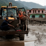 Nepal e China retomam resgate; número de mortos ultrapassa 500 Nepal e China retomam resgate; número de mortos ultrapassa 500