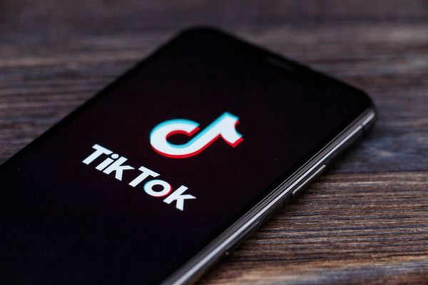 TikTok é multado em R$ 153,7 milhões por uso irregular de dados de crianças e adolescentes TikTok é multado em R$ 153,7 milhões por uso irregular de dados de crianças e adolescentes