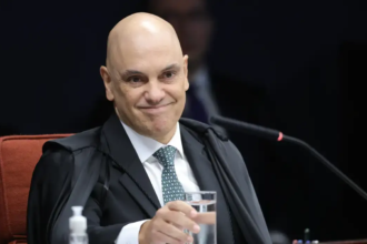 Moraes pede a Fachin investigação de Mendonça no inquérito das fake news Moraes pede a Fachin investigação de Mendonça no inquérito das fake news