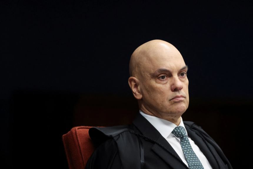 Moraes descarta ‘confissão’ de Eduardo e vota por manter condenação por coação Moraes descarta ‘confissão’ de Eduardo e vota por manter condenação por coação