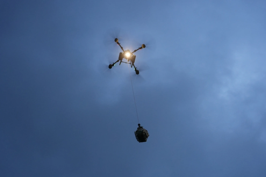 Nepal recorre a drones para distribuir ajuda humanitária às vítimas das enchentes