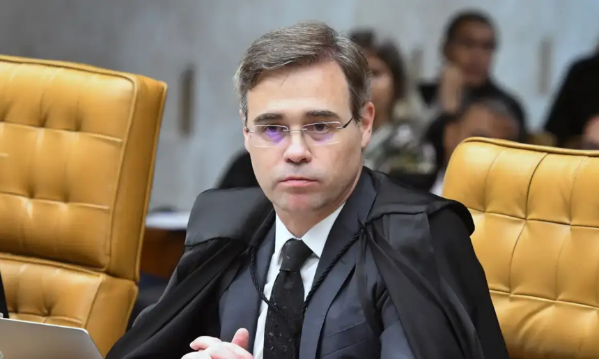 11 diretores da PF colocam cargos à disposição após Mendonça afastar diretor-geral 11 diretores da PF colocam cargos à disposição após Mendonça afastar diretor-geral