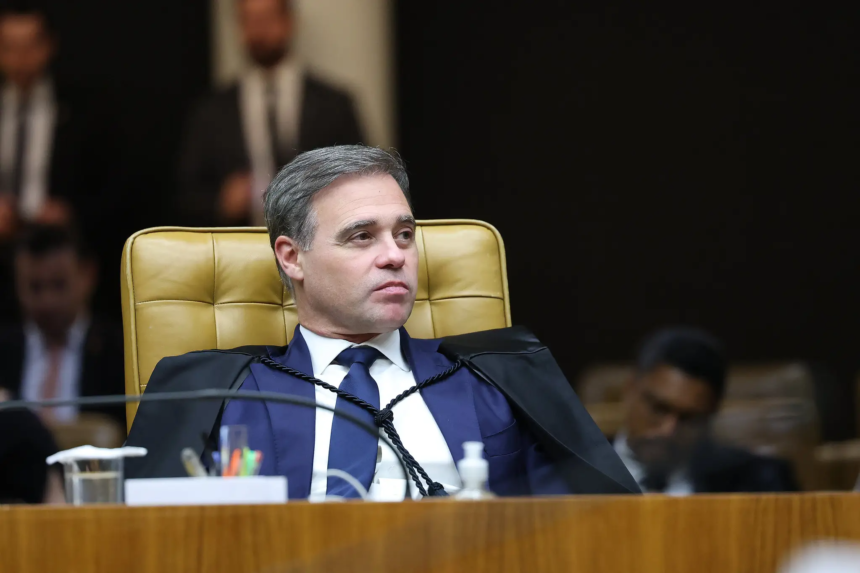 Mendonça autorizou bloqueio de R$ 2 bilhões em bens ligados a Vorcaro Mendonça autorizou bloqueio de R$ 2 bilhões em bens ligados a Vorcaro