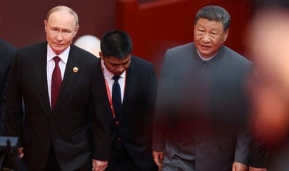 China e Rússia desenham nova ordem global, mas tensão econômica persiste China e Rússia desenham nova ordem global, mas tensão econômica persiste