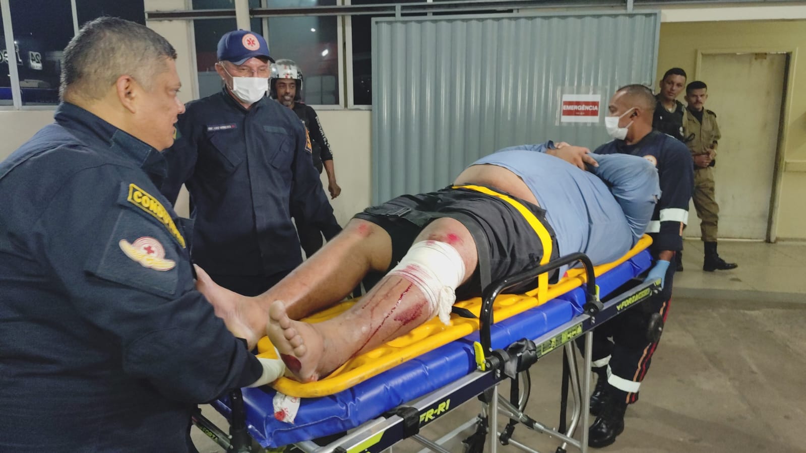 Motoboy atropela catador de latinhas durante travessia no Centro de Rio Branco