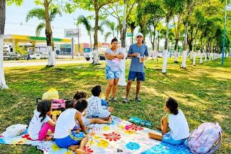 Família venezuelana com seis crianças vive há 15 dias nas ruas de Rio Branco e pede ajuda para seguir viagem ao Sul