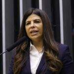 Condenada por peculato, Antônia Lúcia recebe quase R$ 3 milhões do Fundo Eleitoral — maior valor da chapa do MDB no Acre Condenada por peculato, Antônia Lúcia recebe quase R$ 3 milhões do Fundo Eleitoral — maior valor da chapa do MDB no Acre