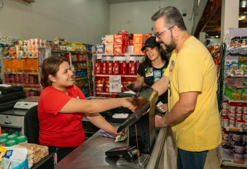 Alan Rick visita comércio de Brasiléia e apresenta plano para transformar fronteira em motor econômico