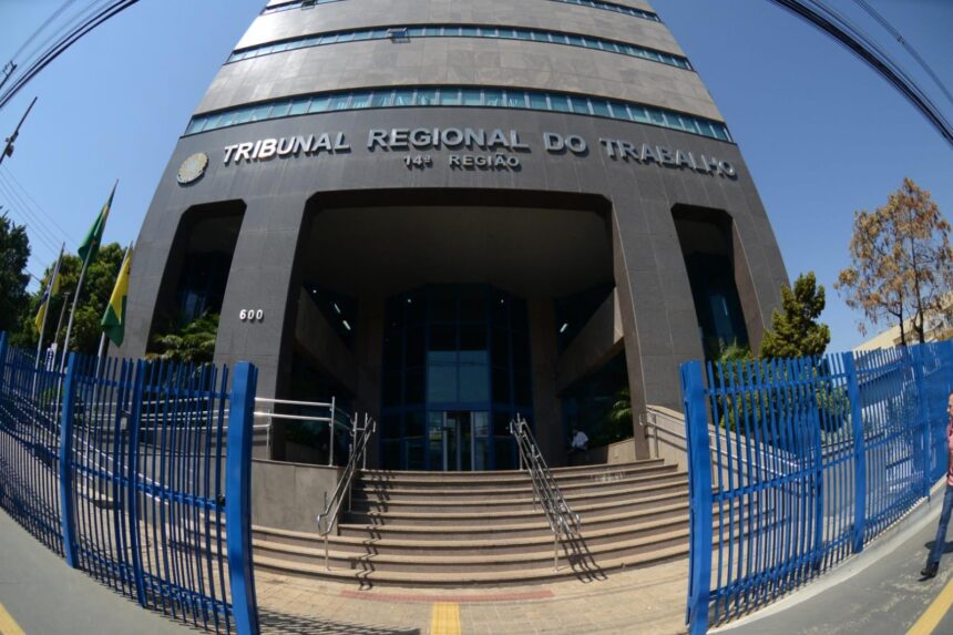 TRT-14 realiza leilão on-line com 33 lotes de imóveis, veículos e equipamentos no Acre e Rondônia TRT-14 realiza leilão on-line com 33 lotes de imóveis, veículos e equipamentos no Acre e Rondônia