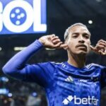 Com Matheus Pereira em destaque, Cruzeiro bate Athletico-PR por 3 a 1 no Mineirão