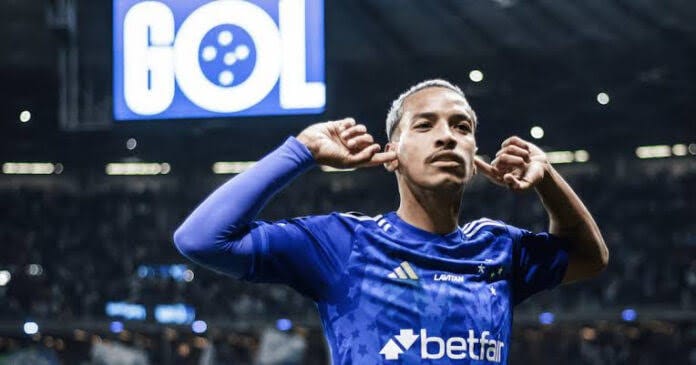 Com Matheus Pereira em destaque, Cruzeiro bate Athletico-PR por 3 a 1 no Mineirão