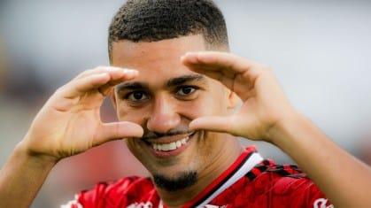 Flamengo vence o Remo no Mangueirão e assume liderança provisória do Brasileirão