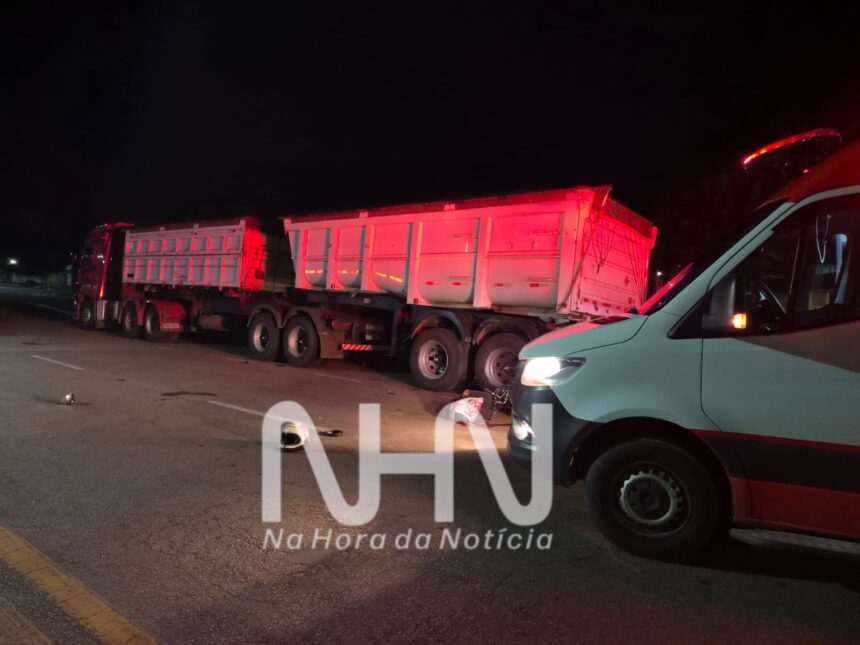 Motociclista morre após bater contra traseira de carreta estacionada em Rio Branco