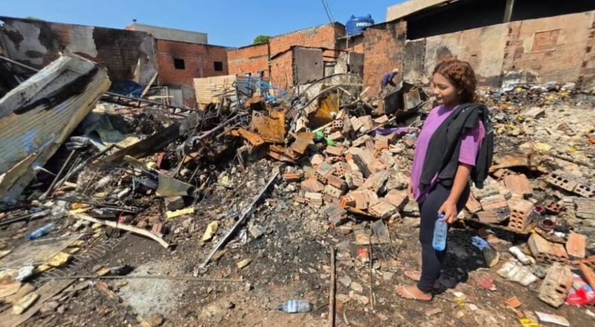 Após incêndio no Mercado Cruz, solidariedade da comunidade supera expectativas em Rio Branco Após incêndio no Mercado Cruz, solidariedade da comunidade supera expectativas em Rio Branco