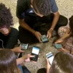 Por que tempo de tela e orçamento digital devem ser definidos numa única conversa em família Por que tempo de tela e orçamento digital devem ser definidos numa única conversa em família