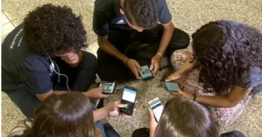 Por que tempo de tela e orçamento digital devem ser definidos numa única conversa em família