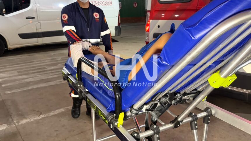 Criança autista de 8 anos é atropelada e motociclista tem dedo amputado durante acidente em Rio Branco