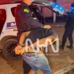 Criminosos atiram contra viatura do Tático durante fuga e adolescente é baleado no Segundo Distrito de Rio Branco Criminosos atiram contra viatura do Tático durante fuga e adolescente é baleado no Segundo Distrito de Rio Branco
