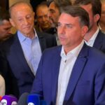 Flávio Bolsonaro é alvo de investigação por lavagem, evasão e corrupção no caso do filme Flávio Bolsonaro é alvo de investigação por lavagem, evasão e corrupção no caso do filme