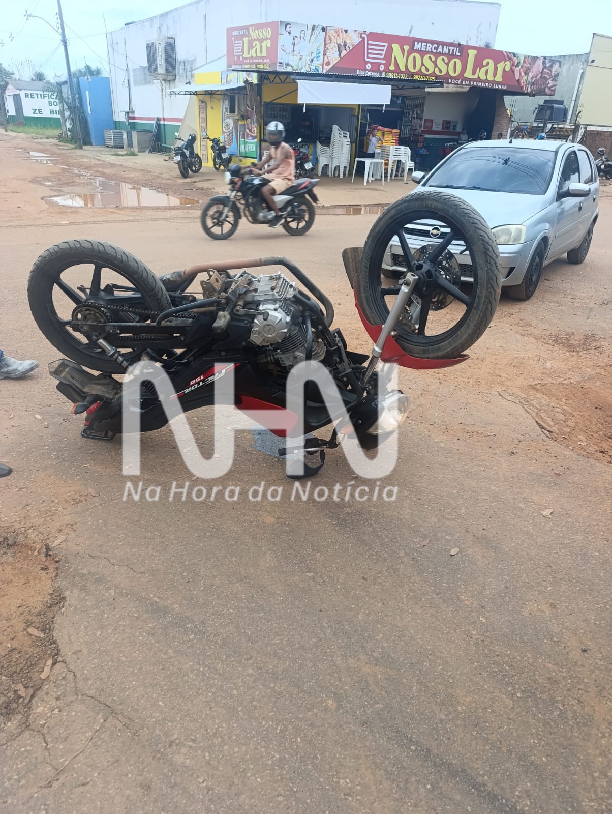 Motociclista sofre fratura após colisão com carro no bairro Santo Afonso, em Rio Branco Motociclista sofre fratura após colisão com carro no bairro Santo Afonso, em Rio Branco