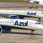 Passageiro chega 10 horas atrasado ao destino após cancelamento de voo e companhia aérea é condenada a pagar indenização Passageiro chega 10 horas atrasado ao destino após cancelamento de voo e companhia aérea é condenada a pagar indenização