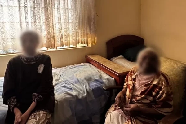 Domésticas são resgatadas após trabalharem até 75 anos em condições análogas à escravidão em casa de família por gerações