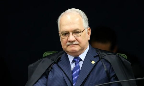 Fachin suspende decisões de Mendonça e Dino sobre Andrei Rodrigues