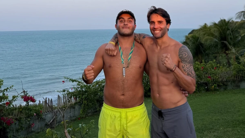 Aos 16 anos, filho de Ivete Sangalo impressiona em foto com o pai e web dispara: 'Parecem irmãos' Aos 16 anos, filho de Ivete Sangalo impressiona em foto com o pai e web dispara: 'Parecem irmãos'