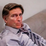 Dark Horse: ator que vive Bolsonaro posta frase bíblica após operação da PF Dark Horse: ator que vive Bolsonaro posta frase bíblica após operação da PF