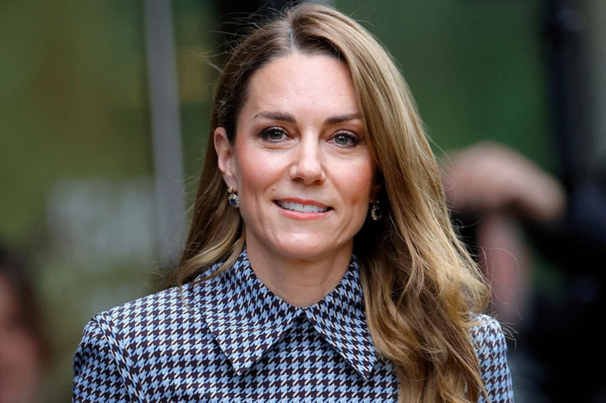 Kate Middleton volta ao hospital onde tratou câncer em visita emocionante Kate Middleton volta ao hospital onde tratou câncer em visita emocionante
