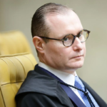 Zanin manda PF entregar cópia do celular de Vorcaro até as 23h