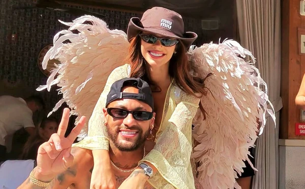 Bruna Biancardi reage a acusação de estar com Neymar por dinheiro: 'Acham que sou gastadeira'