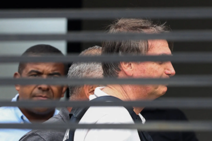 Moraes autoriza Bolsonaro a receber dez convidados para aniversário da filha Moraes autoriza Bolsonaro a receber dez convidados para aniversário da filha