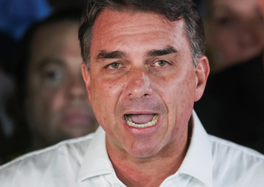 Em carta, Flávio Bolsonaro se autoproclama “verdadeiro presidente eleito” do Brasil Em carta, Flávio Bolsonaro se autoproclama “verdadeiro presidente eleito” do Brasil