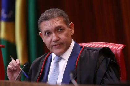 TSE pede a Meta relatório sobre possíveis irregularidades no ‘Exército do Lula’ TSE pede a Meta relatório sobre possíveis irregularidades no ‘Exército do Lula’